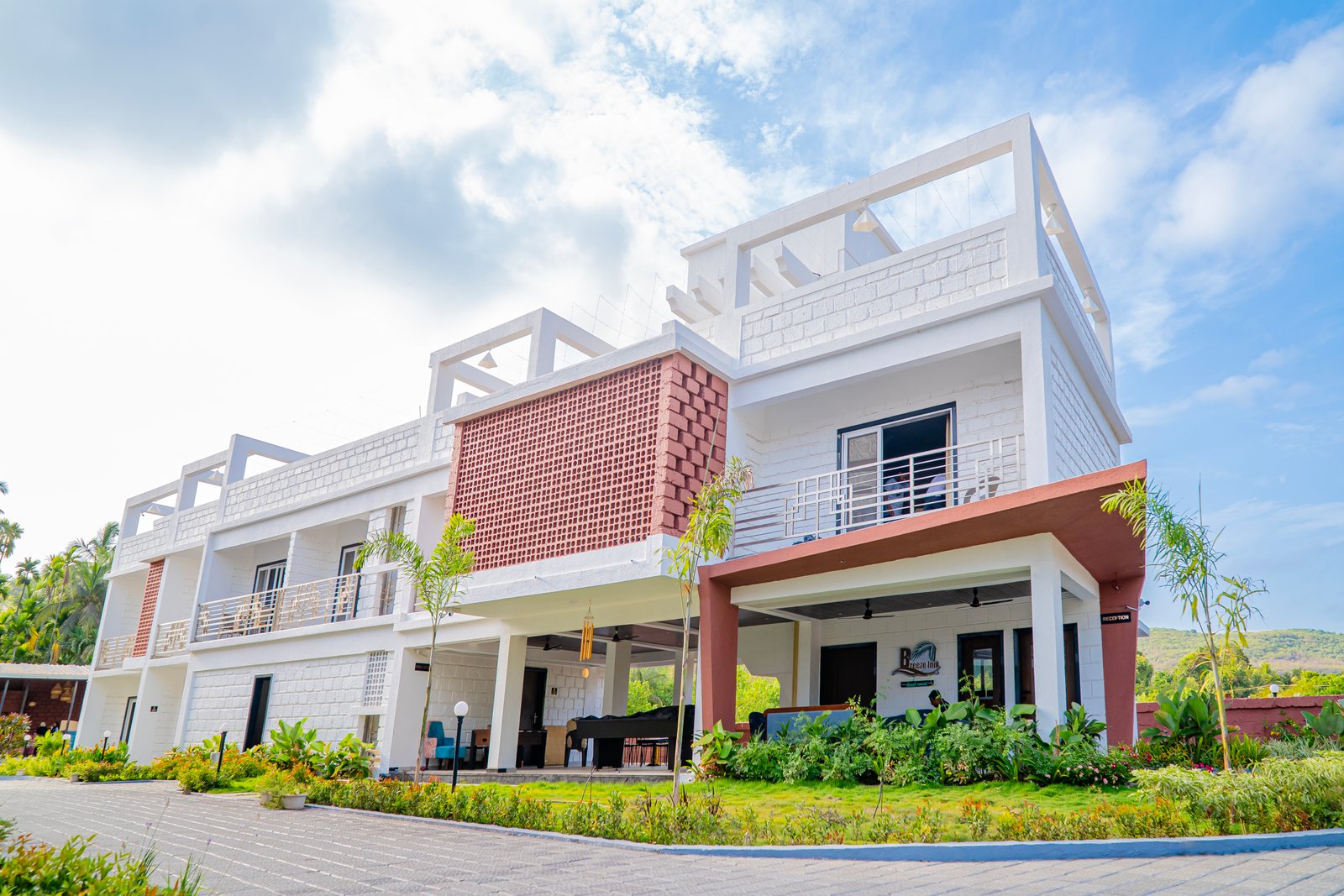 Breeze-Inn Beach Resort building exterior