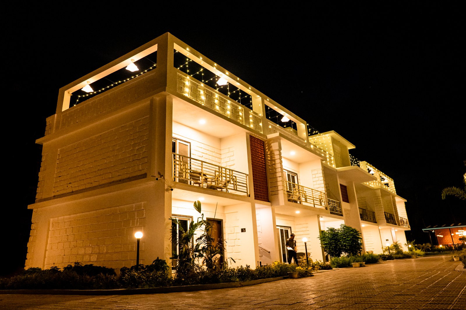 Breeze-Inn Beach Resort at dusk