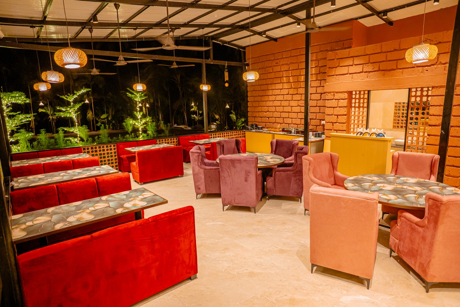 Breeze Café dining