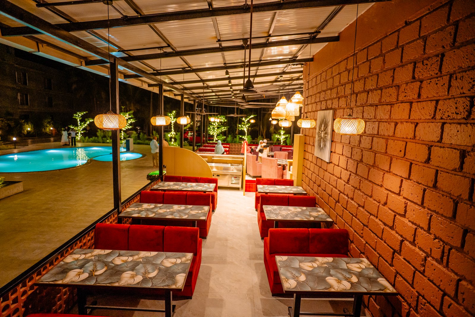 Breeze Café dining