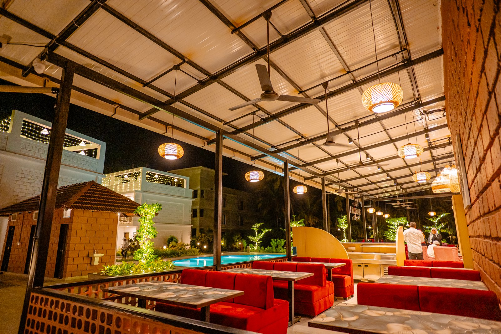 Breeze Café dining