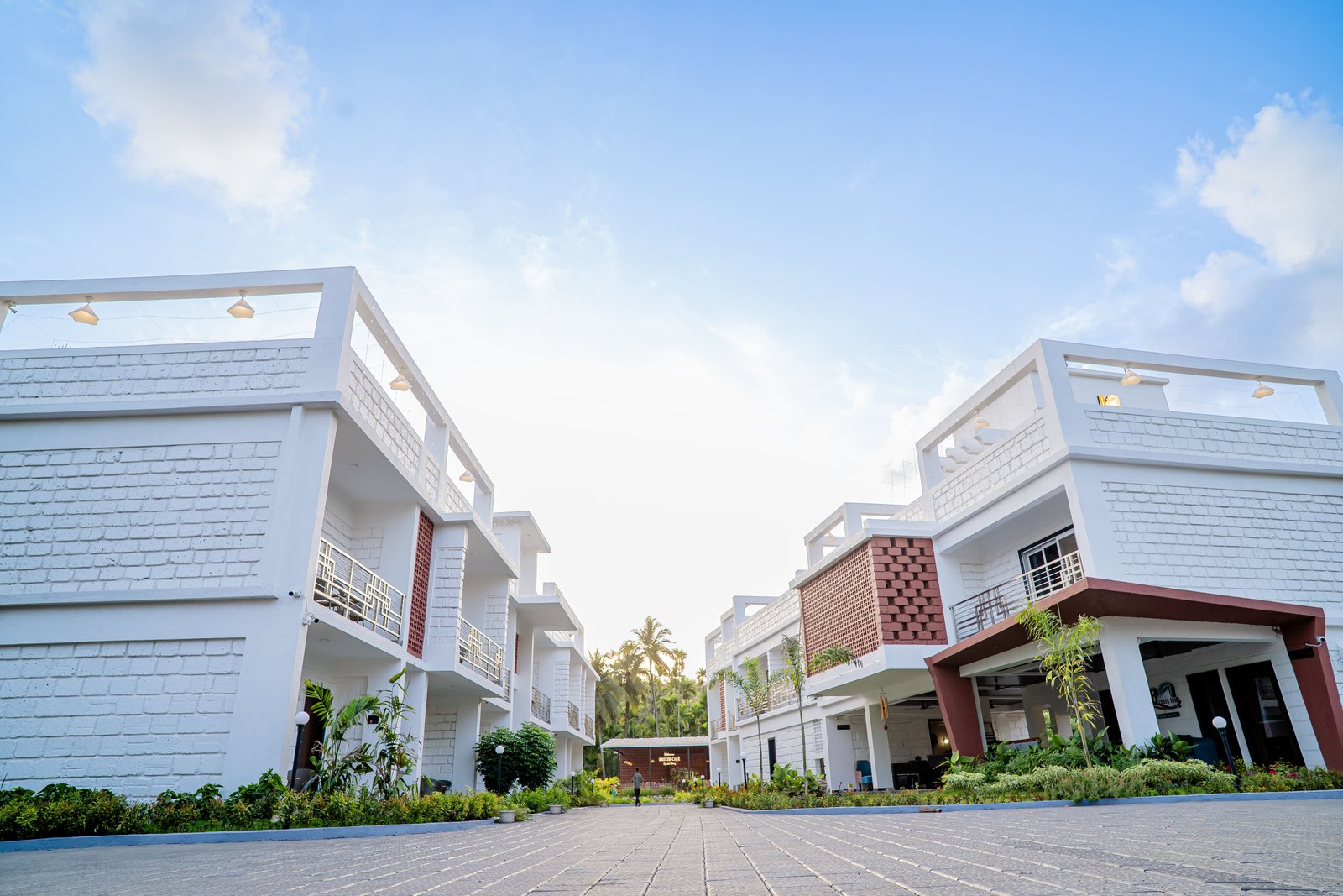 Breeze-Inn Beach Resort